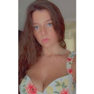 Meet your Posher, Alicia